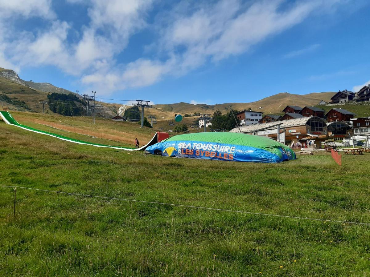 T2 vue piste Résidence Vostok Zodiaque Le Corbier Extérieur photo
